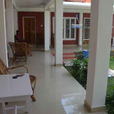Arya Homestay Bougain Villa Gokarna  Eksteriør bilde