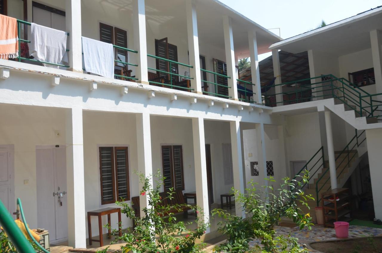 Arya Homestay Bougain Villa Gokarna  Eksteriør bilde