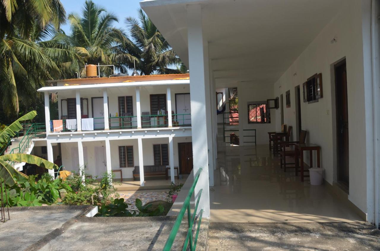 Arya Homestay Bougain Villa Gokarna  Eksteriør bilde