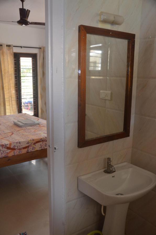 Arya Homestay Bougain Villa Gokarna  Eksteriør bilde