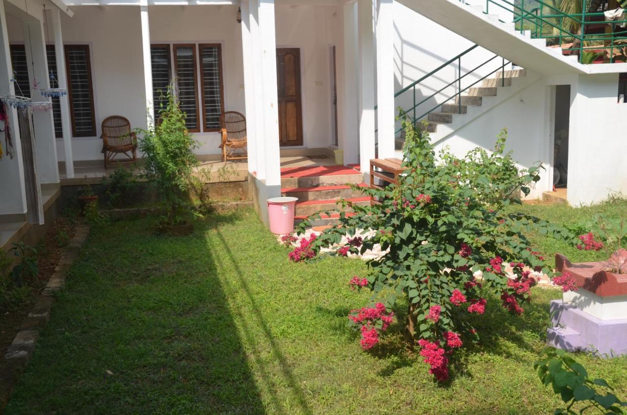Arya Homestay Bougain Villa Gokarna  Eksteriør bilde