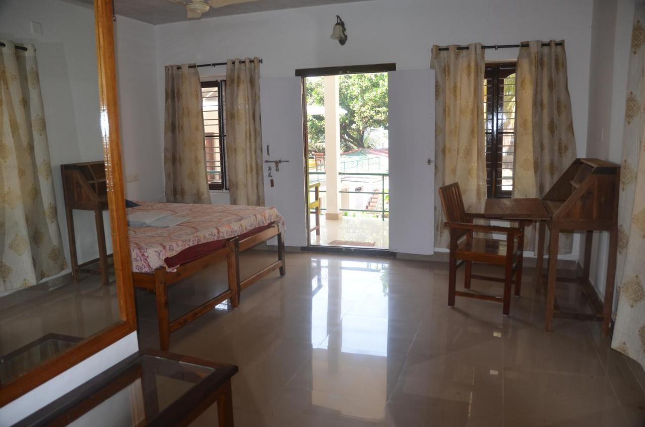 Arya Homestay Bougain Villa Gokarna  Eksteriør bilde